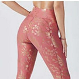 Adorable, perfect condition, high wasted leggings